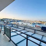 Au Bout Du Port Avec Balcon Et Terrasse *