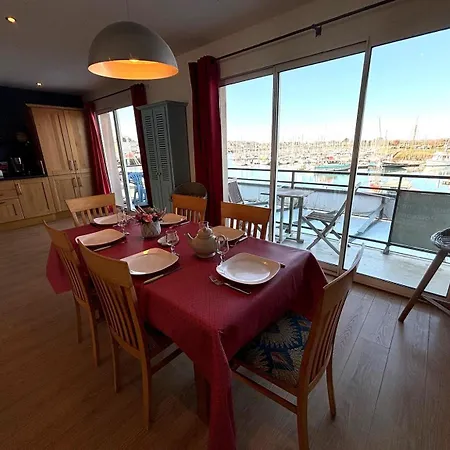 Au Bout Du Port Avec Balcon Et Terrasse * Saint-Vaast-la-Hougue