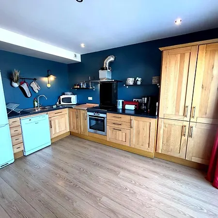 Au Bout Du Port Avec Balcon Et Terrasse