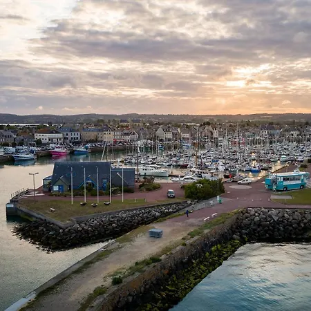 Au Bout Du Port Avec Balcon Et Terrasse * Saint-Vaast-la-Hougue