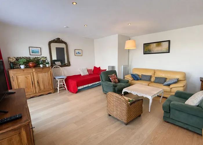 Au Bout Du Port Avec Balcon Et Terrasse * Saint-Vaast-la-Hougue