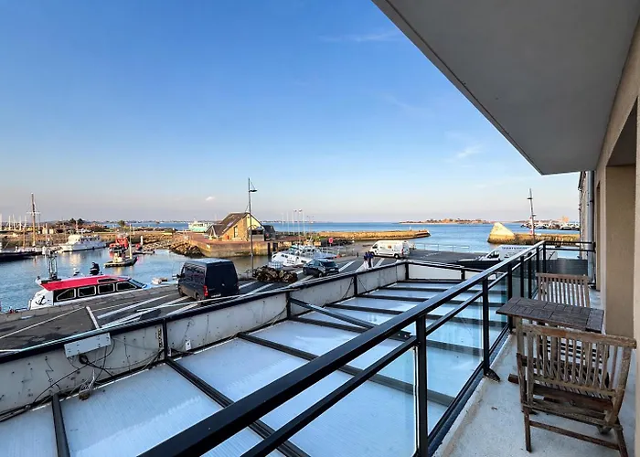 Au Bout Du Port Avec Balcon Et Terrasse Apartment *
